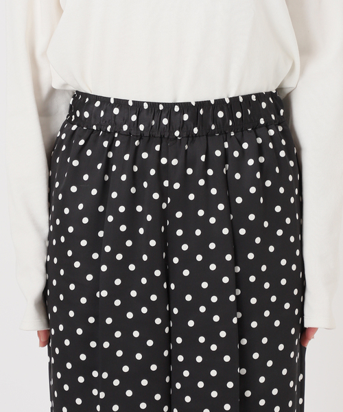 SLOBE IENA(スローブイエナ)の「プリントサテンイージーパンツ(その他パンツ・レディース・キャメル/ブラック・FREE)」の8枚目の写真