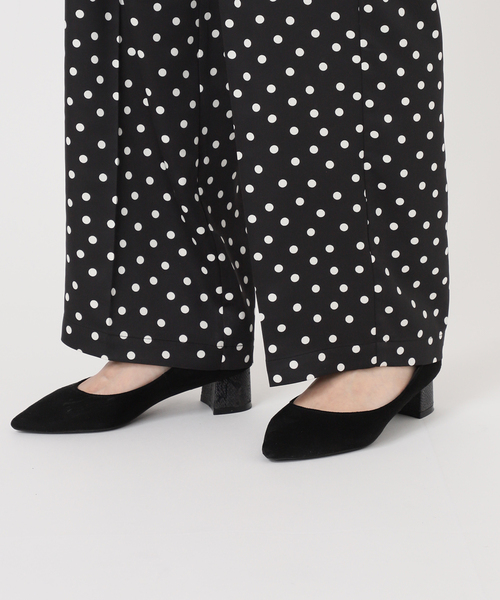 SLOBE IENA(スローブイエナ)の「プリントサテンイージーパンツ(その他パンツ・レディース・キャメル/ブラック・FREE)」の4枚目の写真