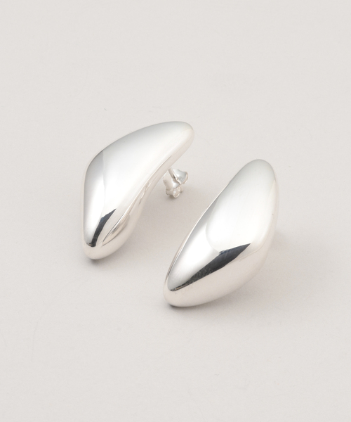 AP STUDIO（エーピーストゥディオ）の「【Camille Surault】triangle earrings（ピアス（両耳用）・レディース・シルバー・FREE）」の3枚目の写真