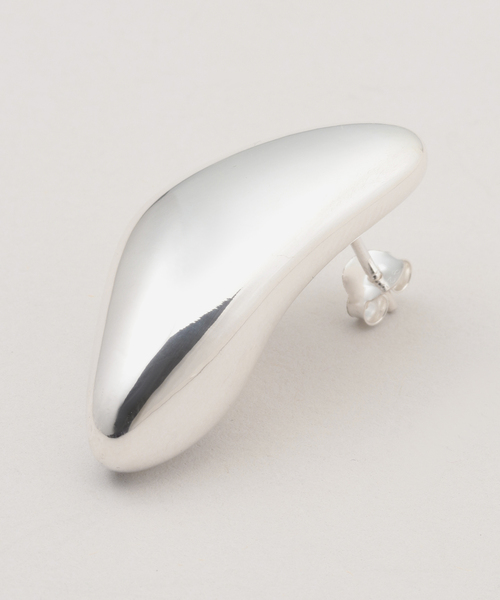 AP STUDIO（エーピーストゥディオ）の「【Camille Surault】triangle earrings（ピアス（両耳用）・レディース・シルバー・FREE）」の8枚目の写真