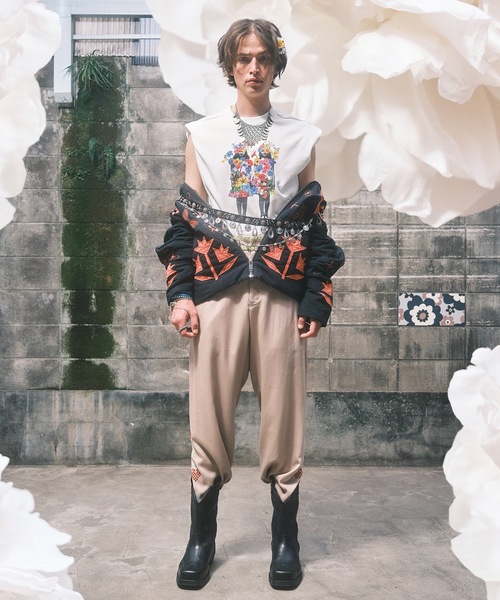 amok（アモク）の「FLOWER QUILT JACKET（ブルゾン・メンズ・ライトブルー/ブラック・S/M/L）」の3枚目の写真