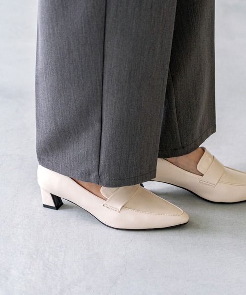 menue(メヌエ)の「ポインテッドトゥ ヒール ローファー(ローファー・レディース・アイボリー/ダークブラウン/ブラック・21.5cm/22.0cm/22.5cm/23.0cm/23.5cm/24.0cm/24.5cm/25.0cm/25.5cm/26.0cm)」の5枚目の写真