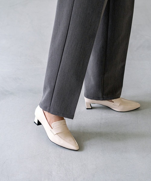 menue(メヌエ)の「ポインテッドトゥ ヒール ローファー(ローファー・レディース・アイボリー/ダークブラウン/ブラック・21.5cm/22.0cm/22.5cm/23.0cm/23.5cm/24.0cm/24.5cm/25.0cm/25.5cm/26.0cm)」の6枚目の写真