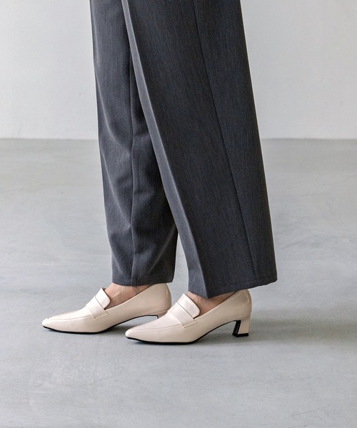 menue(メヌエ)の「ポインテッドトゥ ヒール ローファー(ローファー・レディース・アイボリー/ダークブラウン/ブラック・21.5cm/22.0cm/22.5cm/23.0cm/23.5cm/24.0cm/24.5cm/25.0cm/25.5cm/26.0cm)」の10枚目の写真