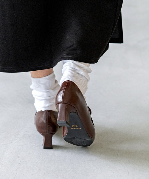 menue(メヌエ)の「ポインテッドトゥ ヒール ローファー(ローファー・レディース・アイボリー/ダークブラウン/ブラック・21.5cm/22.0cm/22.5cm/23.0cm/23.5cm/24.0cm/24.5cm/25.0cm/25.5cm/26.0cm)」の19枚目の写真