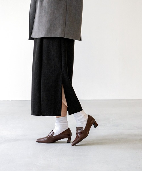 menue(メヌエ)の「ポインテッドトゥ ヒール ローファー(ローファー・レディース・アイボリー/ダークブラウン/ブラック・21.5cm/22.0cm/22.5cm/23.0cm/23.5cm/24.0cm/24.5cm/25.0cm/25.5cm/26.0cm)」の21枚目の写真