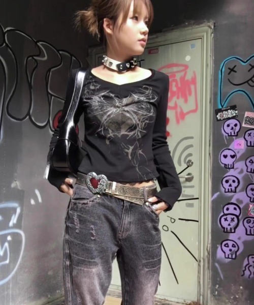 NOVESSEL（ノベセル）の「A'GEM/9 × .kom『NOVESSEL/ノベセル』ハートロゴロングスリーブカットソー（Tシャツ/カットソー・レディース・ブラック・FREE）」の4枚目の写真