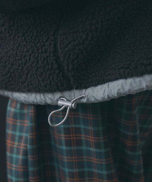 MONO-MART LADY'S（モノマートレディース）の「ボア×ナイロン リバーシブル スタンド オーバーサイズブルゾン（ブルゾン・レディース・ネイビー/チャコールグレー/ブラック・FREE）」の5枚目の写真