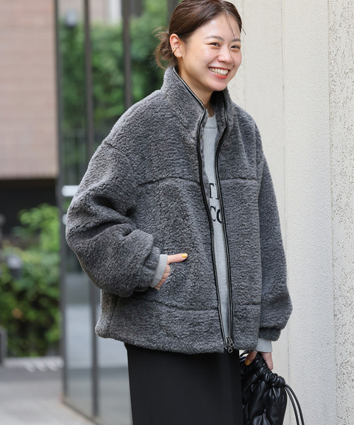 JOURNAL STANDARD relume（ジャーナルスタンダード　レリューム）の「スタンドボアブルゾン（ブルゾン・レディース・ブラウン/チャコールグレー・FREE）」の2枚目の写真