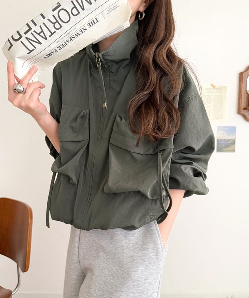 classicalelf(クラシカルエルフ)の「スタイリッシュで機能的!ビッグポケットショート丈ブルゾン(ブルゾン・レディース・ブラック/チャコール/オフホワイト・X-LARGE/SMALL/MEDIUM/LARGE)」の21枚目の写真