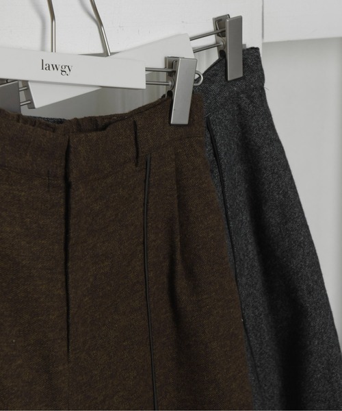 lawgy（ラウジー）の「wool like mix curve pants / ウールライクミックスカーブパンツ（その他パンツ・レディース・チャコール/ブラウン・FREE）」の9枚目の写真
