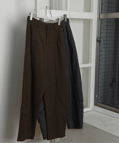 lawgy（ラウジー）の「wool like mix curve pants / ウールライクミックスカーブパンツ（その他パンツ・レディース・チャコール/ブラウン・FREE）」の8枚目の写真
