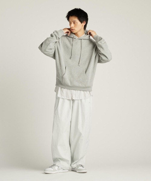 NIKE(ナイキ)の「ナイキ クラブ メンズ バルーン パンツ / Nike Club Men's Balloon Pants HJ1974-025 Photon Dust(その他パンツ・メンズ・グレー系その他・2XL/L/M/S/XL)」の2枚目の写真