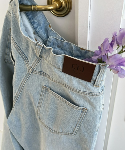 Olu.（オルドット）の「ハイウエストワイドデニムパンツ（デニムパンツ・レディース・ライトブルー/ブラック・0/1）」の12枚目の写真