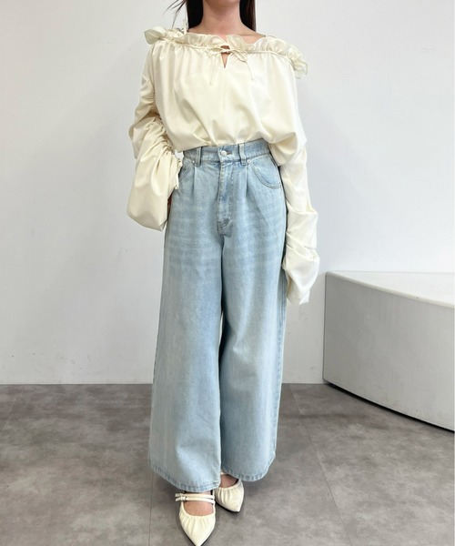 Olu.（オルドット）の「ハイウエストワイドデニムパンツ（デニムパンツ・レディース・ライトブルー/ブラック・0/1）」の13枚目の写真