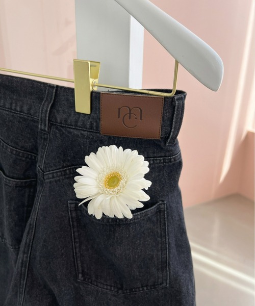 Olu.（オルドット）の「ハイウエストワイドデニムパンツ（デニムパンツ・レディース・ライトブルー/ブラック・0/1）」の20枚目の写真