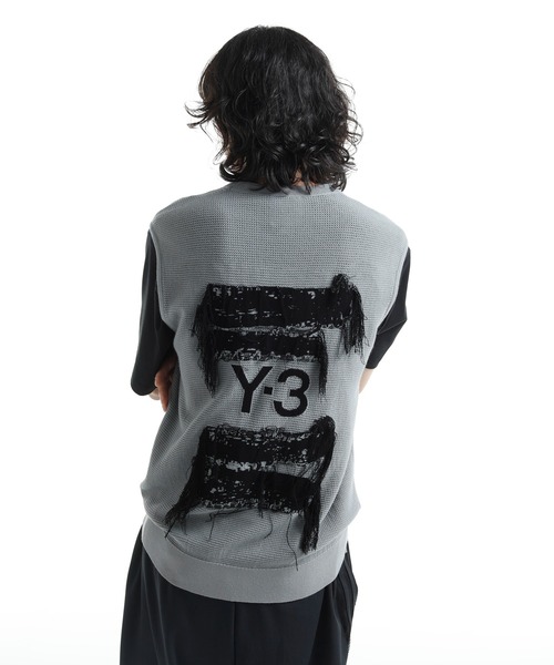 Y-3(ワイスリー)の「U GFX KNIT VEST(ニット/セーター・メンズ・グレー・XX-SMALL/X-LARGE/LARGE/MEDIUM/SMALL/X-SMALL/XX-LARGE)」の3枚目の写真