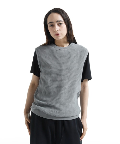 Y-3(ワイスリー)の「U GFX KNIT VEST(ニット/セーター・メンズ・グレー・XX-SMALL/X-LARGE/LARGE/MEDIUM/SMALL/X-SMALL/XX-LARGE)」の4枚目の写真