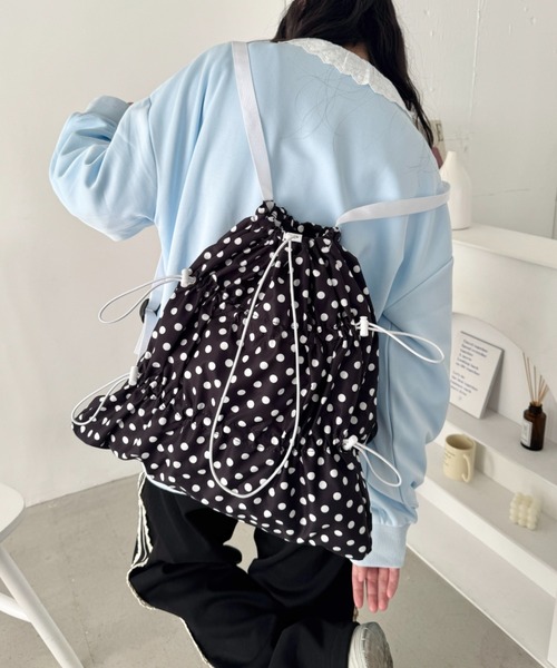 SOLLON.(ソルロン)の「ダブルギャザードロストナップサック(バックパック/リュック・レディース・ブラック/ホワイト/グレー/ホワイト系その他/ブラック系その他・FREE)」の4枚目の写真