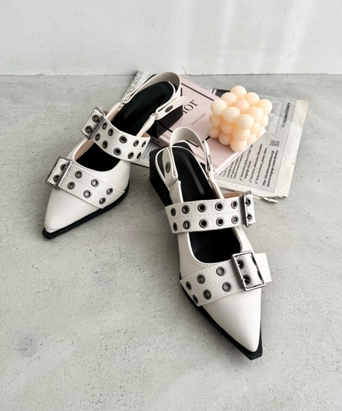 Loueme（ルエム）の「ハトメベルトダブルストラップミュール（パンプス・レディース・ブラック/アイボリー・24.5cm/23.5cm）」の14枚目の写真