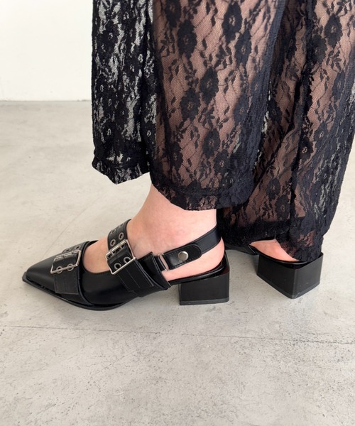 Loueme（ルエム）の「ハトメベルトダブルストラップミュール（パンプス・レディース・ブラック/アイボリー・24.5cm/23.5cm）」の9枚目の写真