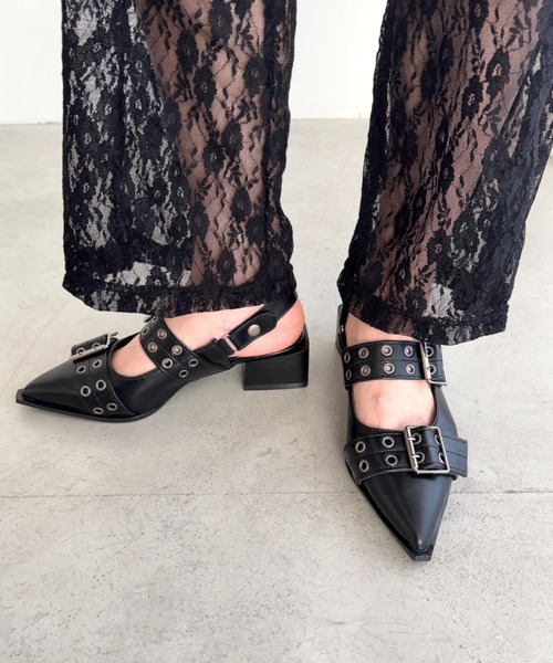 Loueme（ルエム）の「ハトメベルトダブルストラップミュール（パンプス・レディース・ブラック/アイボリー・24.5cm/23.5cm）」の7枚目の写真