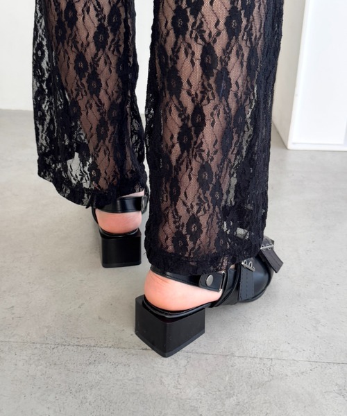 Loueme（ルエム）の「ハトメベルトダブルストラップミュール（パンプス・レディース・ブラック/アイボリー・24.5cm/23.5cm）」の10枚目の写真