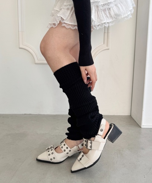 Loueme（ルエム）の「ハトメベルトダブルストラップミュール（パンプス・レディース・ブラック/アイボリー・24.5cm/23.5cm）」の12枚目の写真