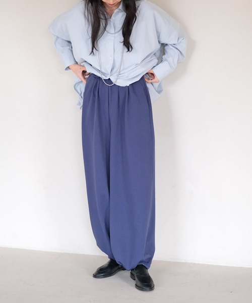 AKTE（アクテ）の「ボリュームスウェットパンツ（スウェットパンツ・レディース・ネイビー/オフホワイト・1/2）」の13枚目の写真