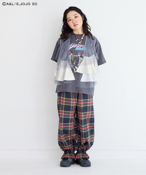 ジョジョの奇妙な冒険（ジョジョノキミョウナボウケン）の「【ジョジョの奇妙な冒険】別注Tシャツ/おとな（Tシャツ/カットソー・レディース・チャコール/ピンク/ブラック・160cm/180cm）」の11枚目の写真