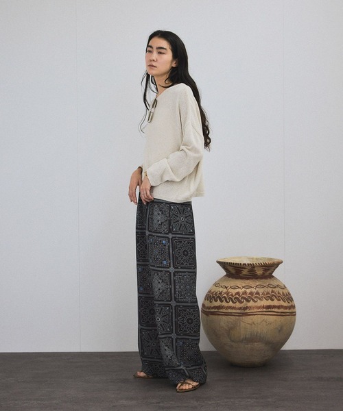 SALON adam et rope'（サロン アダム エ ロペ）の「mahalプリントリラックスパンツ（その他パンツ・レディース・ブラック/ベージュ・FREE）」の19枚目の写真