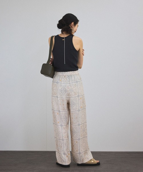 SALON adam et rope'（サロン アダム エ ロペ）の「mahalプリントリラックスパンツ（その他パンツ・レディース・ブラック/ベージュ・FREE）」の8枚目の写真
