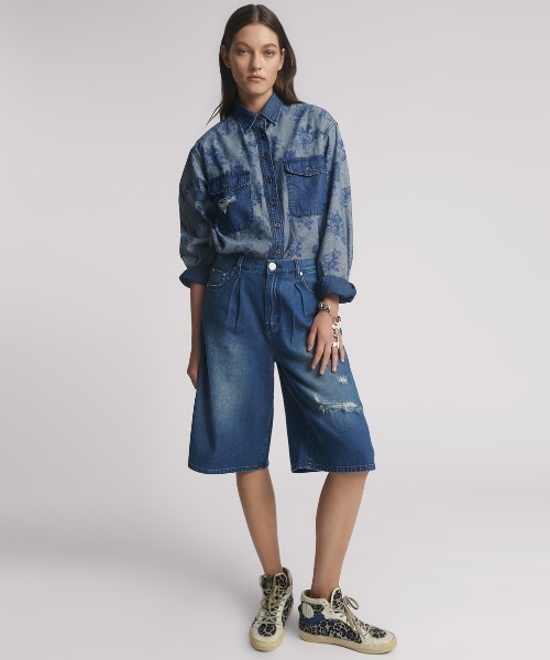 One Tea spoon(ワンティースプーン)の「BEASTIE LOW WAIST WIDE LEG DENIM SHORT(デニムパンツ・レディース・インディゴブルー・25/24/26)」の1枚目の写真