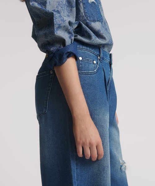 One Tea spoon(ワンティースプーン)の「BEASTIE LOW WAIST WIDE LEG DENIM SHORT(デニムパンツ・レディース・インディゴブルー・25/24/26)」の4枚目の写真