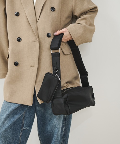 Shelly island（シェリーアイランド）の「ポーチ付きショルダーバッグ（ショルダーバッグ・レディース・ホワイト/ブラック・FREE）」の5枚目の写真