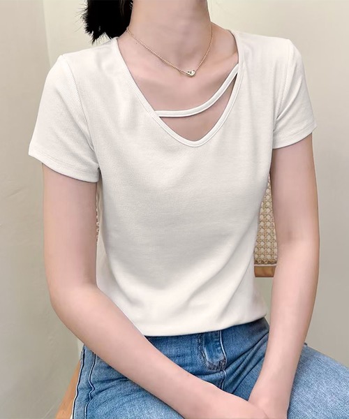 LOWO(ロワ)の「Vネック半袖Tシャツ カットソー(Tシャツ/カットソー・レディース・ブラック/アイボリー/ホワイト/グレー・FREE)」の3枚目の写真