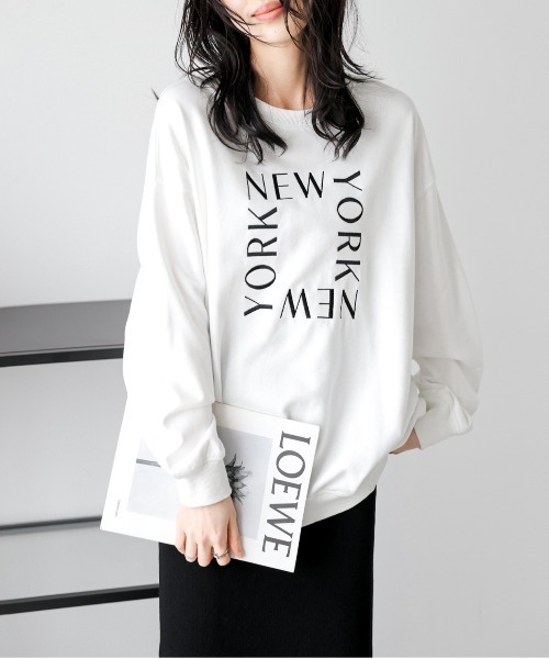 AMELY(エミリー)の「ロゴ刺繍 スウェットプルオーバー(スウェット・レディース・ブラック/グレー/ホワイト・フリー)」の2枚目の写真