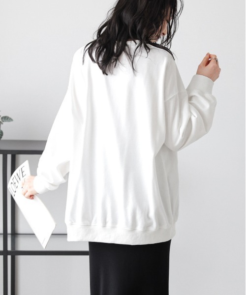 AMELY(エミリー)の「ロゴ刺繍 スウェットプルオーバー(スウェット・レディース・ブラック/グレー/ホワイト・フリー)」の5枚目の写真