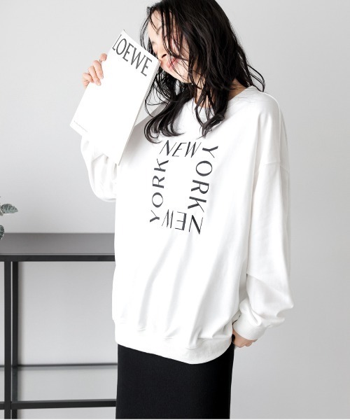 AMELY(エミリー)の「ロゴ刺繍 スウェットプルオーバー(スウェット・レディース・ブラック/グレー/ホワイト・フリー)」の9枚目の写真