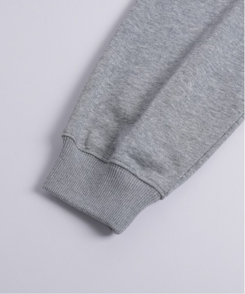AMELY(エミリー)の「ロゴ刺繍 スウェットプルオーバー(スウェット・レディース・ブラック/グレー/ホワイト・フリー)」の22枚目の写真