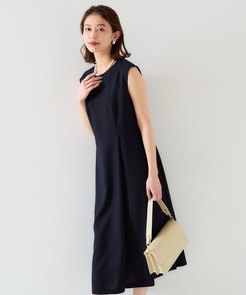 UNTITLED（アンタイトル）の「【セットアップ可/きれいめ】ドライタッチワンピース（ワンピース・レディース・オフホワイト/ナチュラル/ネイビー・00/01/02/03/04/42/44/46/48/50）」の13枚目の写真