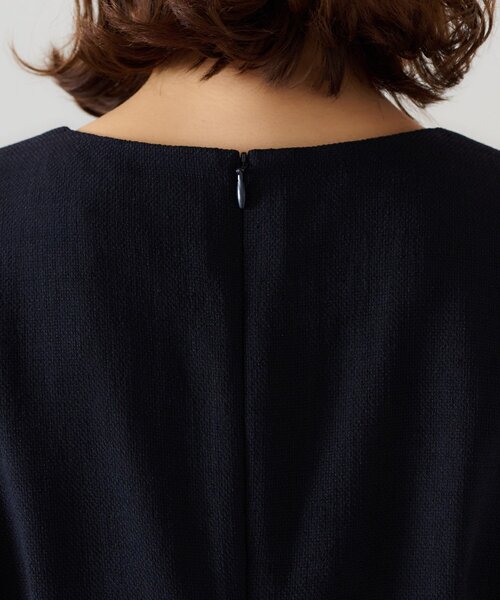 UNTITLED（アンタイトル）の「【セットアップ可/きれいめ】ドライタッチワンピース（ワンピース・レディース・オフホワイト/ナチュラル/ネイビー・00/01/02/03/04/42/44/46/48/50）」の20枚目の写真