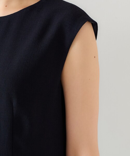 UNTITLED（アンタイトル）の「【セットアップ可/きれいめ】ドライタッチワンピース（ワンピース・レディース・オフホワイト/ナチュラル/ネイビー・00/01/02/03/04/42/44/46/48/50）」の21枚目の写真