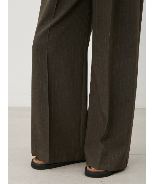 Mila Owen（ミラオーウェン）の「フラップデザイン2タックワイドパンツ（その他パンツ・レディース・ブラック/その他/ブラウン/ベージュ・0/1/00）」の13枚目の写真