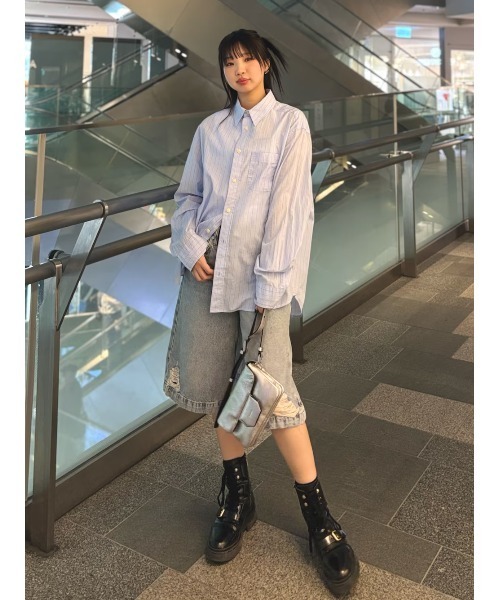 ALLSAINTS（オールセインツ）の「JUPITER LEATHER CROSSBODY BAG | JUPITER レザー クロスボディ バッグ（ショルダーバッグ・レディース・シルバー・ONE SIZE）」の14枚目の写真