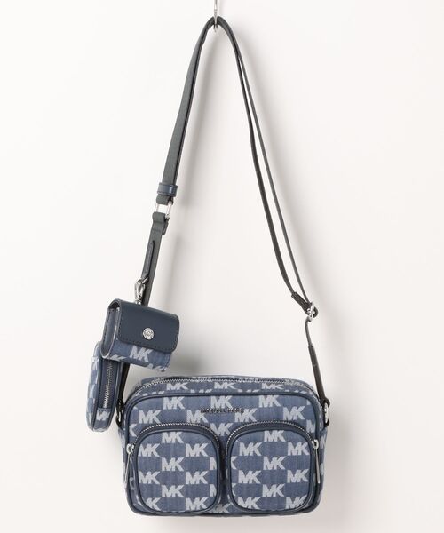 MICHAEL KORS(マイケルコース)の「JET SET ITEM クロスボディ ウィズ テックアタッチ ミディアム - MKシグネチャー(ショルダーバッグ・レディース・ブルー系・FREE)」の10枚目の写真