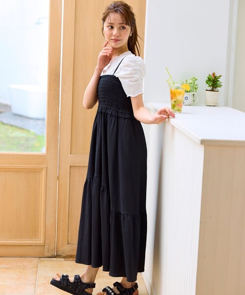 Feroux(フェルゥ)の「シャーリングデザイン 3WAYキャミドレス(ワンピース・レディース・ホワイト系/ピンク系/ブラック系・F)」の2枚目の写真