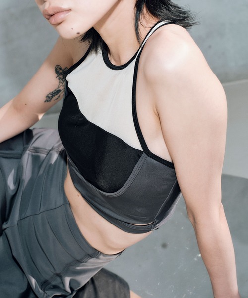 THINGS THAT MATTER(シングス ザット マター)の「SWIM CROPPED TANKTOPS / スイムクロップドタンクトップ(水着・レディース・グレー/ブラック・1/2)」の8枚目の写真