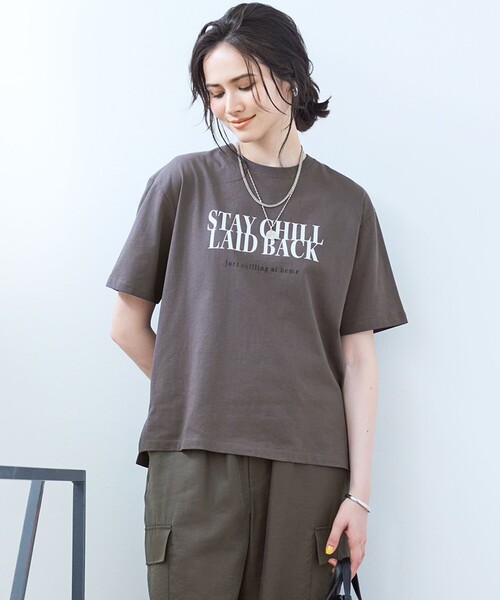 23区 L(ニジュウサンクオオキイサイズ)の「【SLOW/一部店舗限定】MVSコットン ロゴTシャツ(Tシャツ/カットソー・レディース・カーキ系/ライラック系/ホワイト系/グレー系・44/46)」の1枚目の写真
