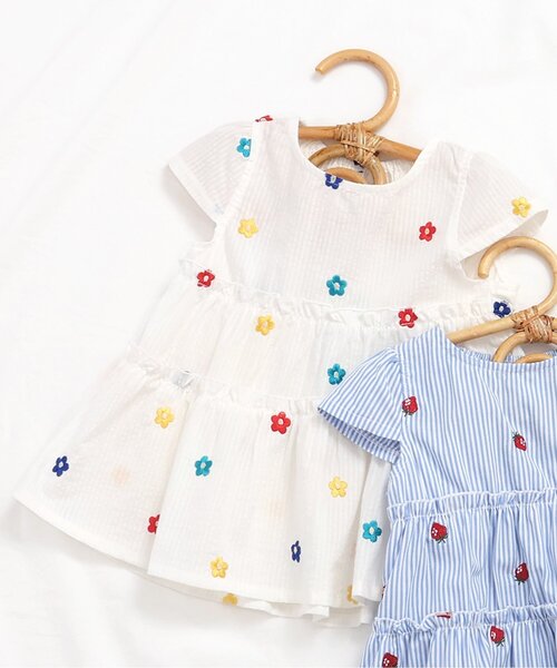 apres les cours(アプレレクール)の「【セットアップ可/ジュニア対応】3柄ティアード刺繍チュニック(Tシャツ/カットソー・キッズ・アイボリー/ピンク/ストライプ・80/90/100/110/120/130/140)」の2枚目の写真